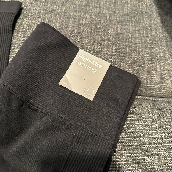 FOREVER 21 HIGH WAIST SEAMLESS LEGGINGS - Picture 2 of 5